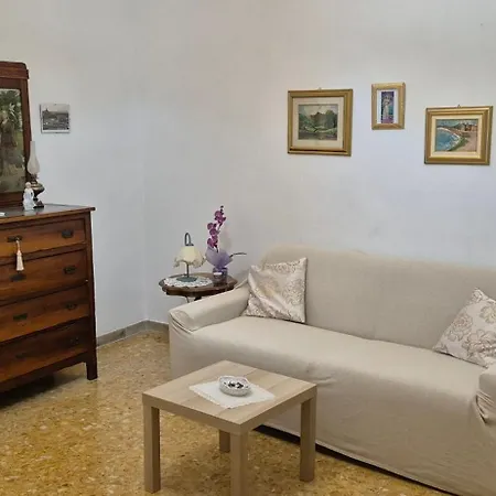 Domus Elia Appartement *